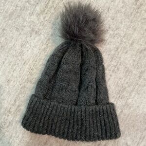 Gray Knit Pom-Pom Beanie